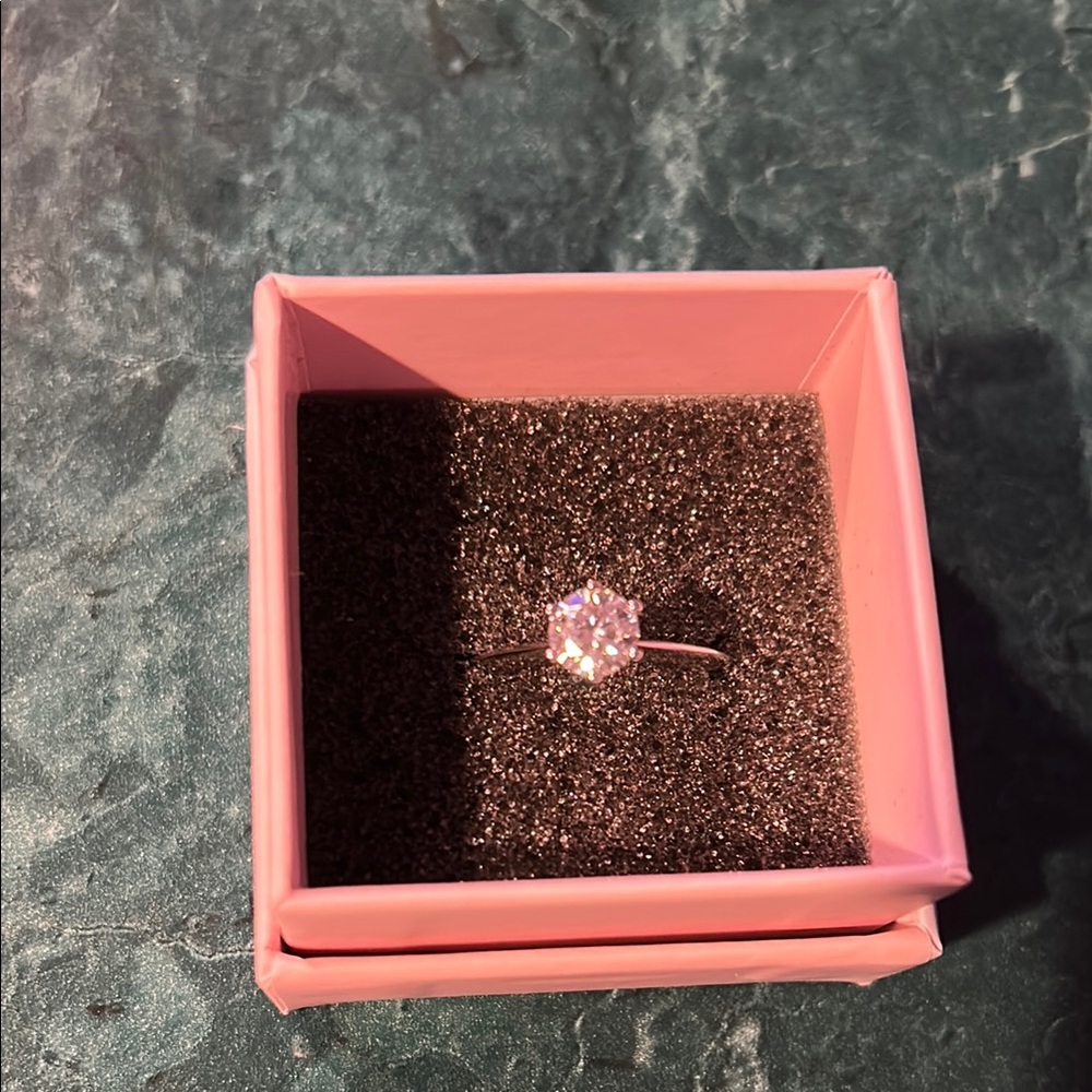 Elegant Silver Crystal Ring
